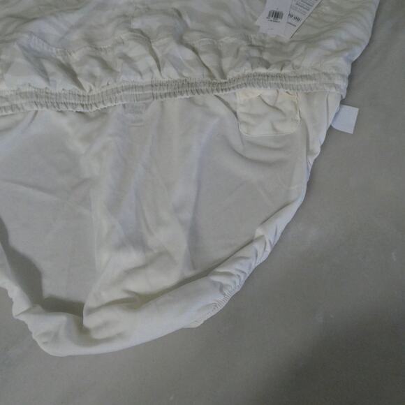 Old Navy Active Women's Large Shorts go dry liner Ivory tiger print lined NWT - Picture 6 of 6